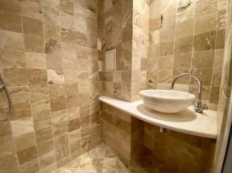 ID 599 bathroom with shower