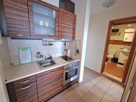ID 671 Kitchen corner