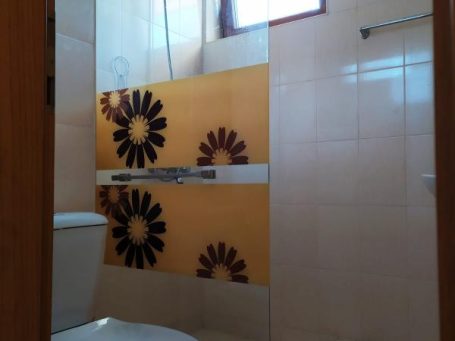 ID 1129 bathroom