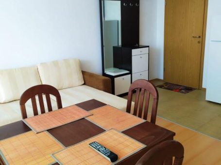 ID 1129 dining area