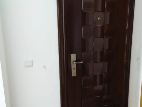 ID 1129 Iron door