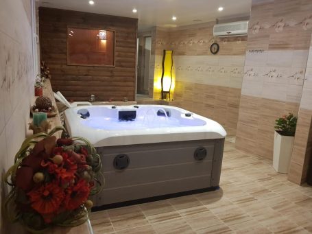 ID 837 Jacuzzi, spa