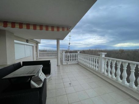 ID 770 Terrace with sea view