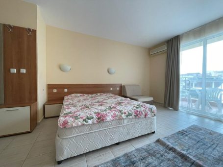 ID 829 bedroom