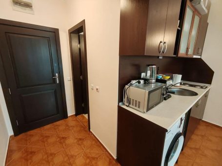 ID 1134 entrance hall