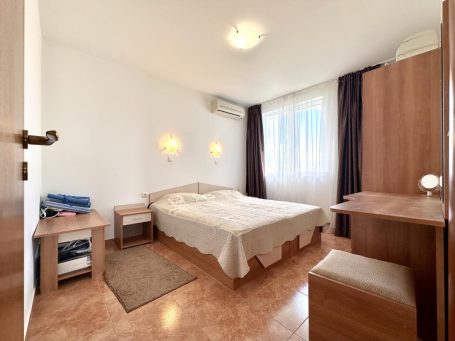 ID 1002 bedroom