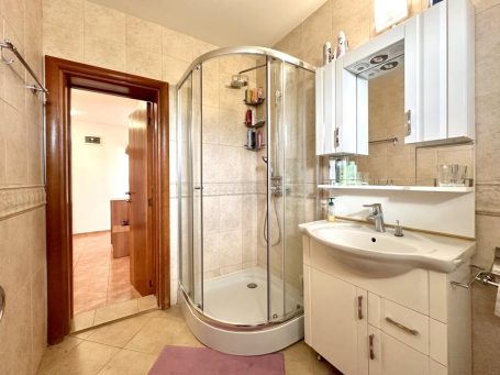 ID 1002 bathroom