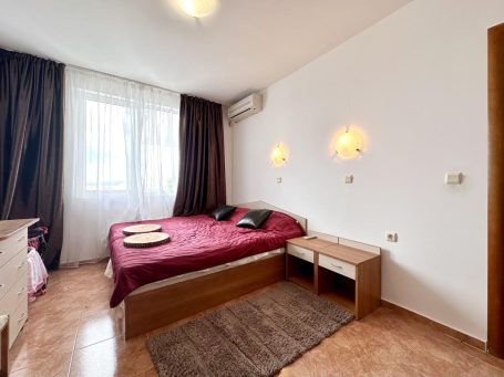 ID 1002 bed in bedroom