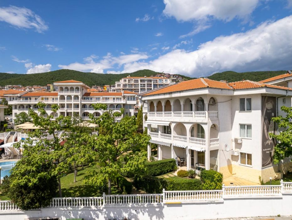 ID 1002 Complex "Lazur" in Saint Vlas
