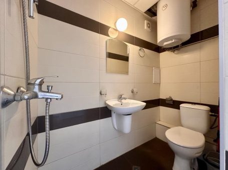 ID 935 bathroom