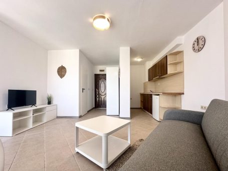 ID 935 living room