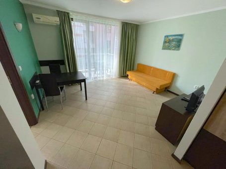 ID 830 living room