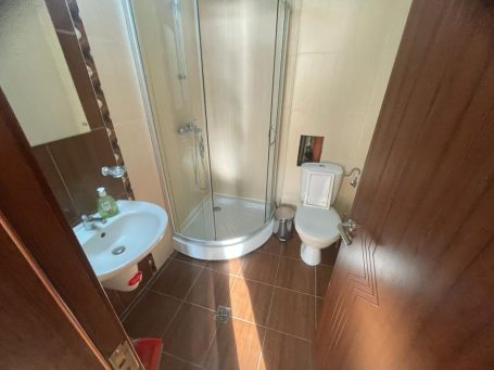 ID 825 bathroom