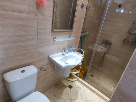 ID 815 bathroom
