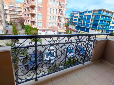 ID 815 Balcony, view