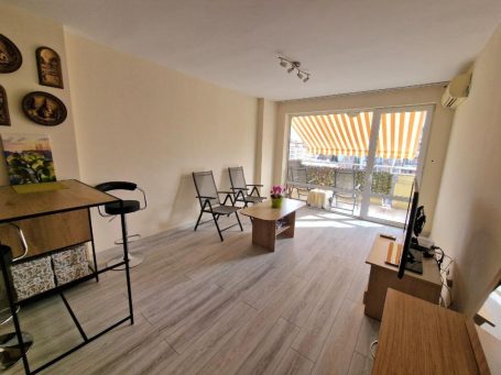 ID 814 Living room with kitchen