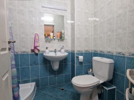 ID 814 bathroom