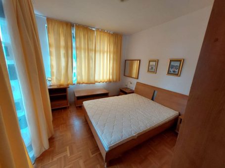 ID 817 Bedroom on the second floor