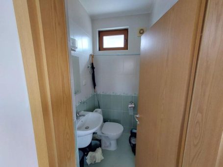 ID 817 Bathroom