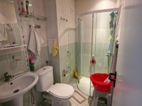 ID 843 bathroom
