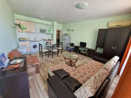 ID 843 living room
