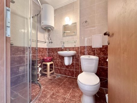 ID 838 bathroom