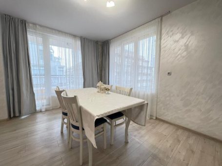 ID 1127 dining area