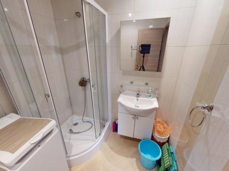 ID 849 bathroom
