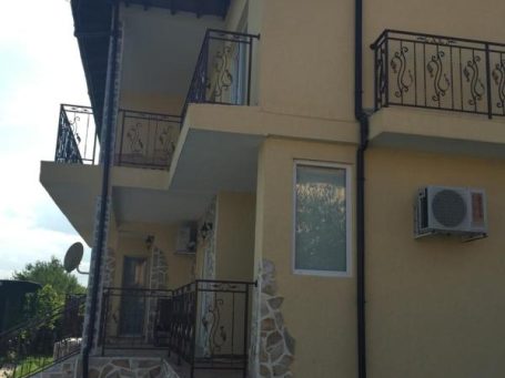 ID 827 Двуетажна къща в село Горица