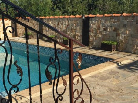 ID 827 pool