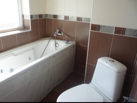 ID 827 bathroom