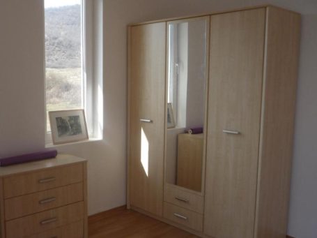 ID 827 wardrobe, chest of drawers