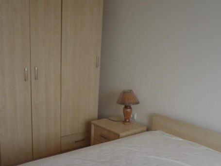 ID 827 wardrobe, bed