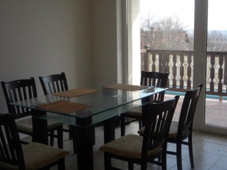ID 827 dining area