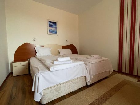 ID 837 Room with two beds