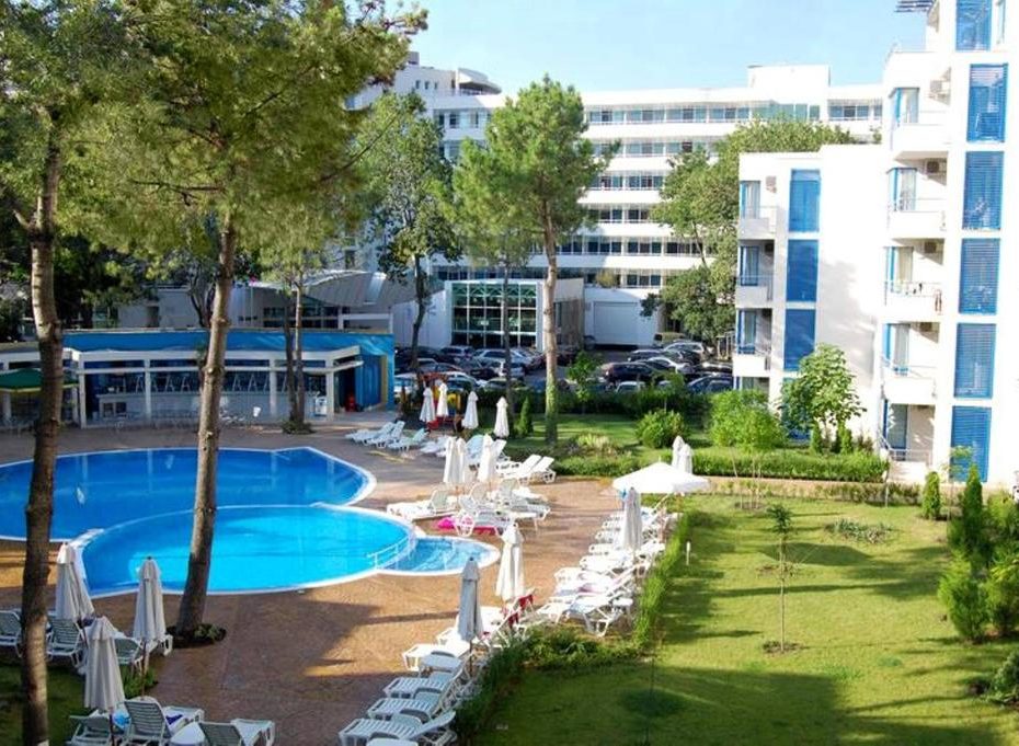 ID 1157 View of the territory of the complex "Excelsior"