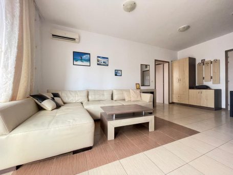 ID 1147 Living room