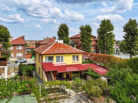 ID 1160 family house in the town of Sredets - for sale