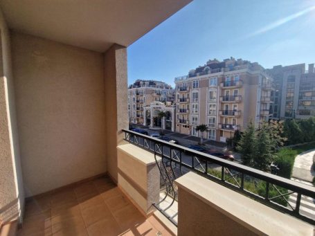 ID 1145 Apartment terrace