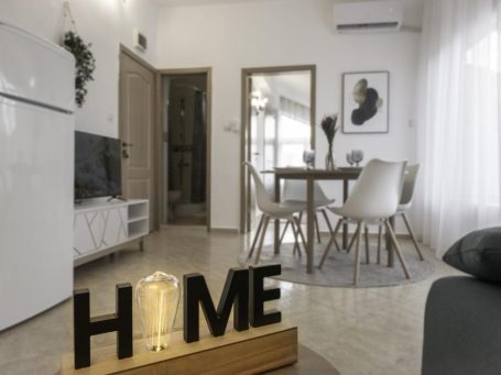ID 1161 Living room with furniture
