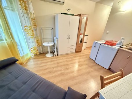 ID 1162 Wardrobe, sofa