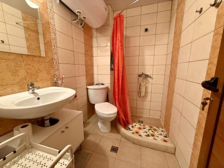 ID 1162 Bathroom