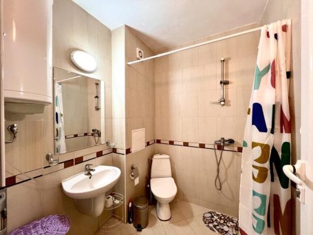 ID 1159 bathroom