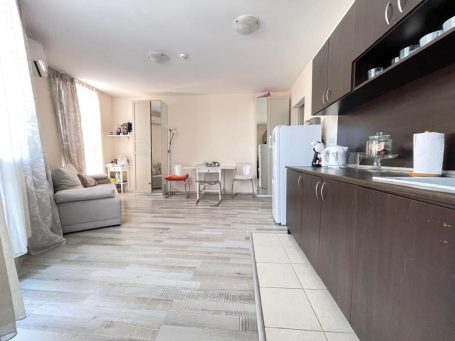 ID 1146 Living room with kitchenette
