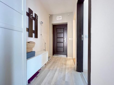 ID 1146 entrance hall