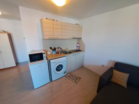ID 1165 kitchen area