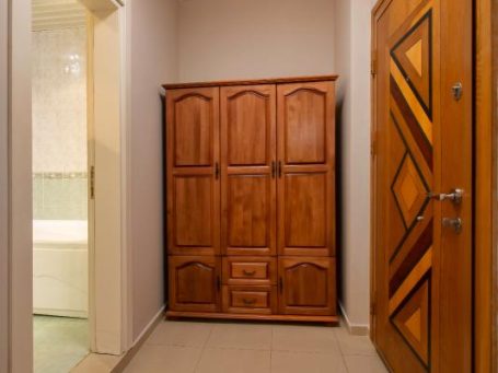 ID 1166 entrance hall