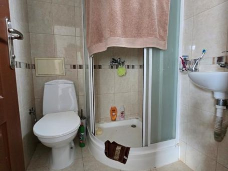 ID 1171 bathroom with shower