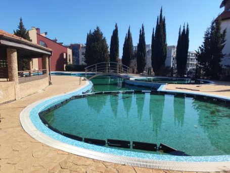 ID 1073 pool
