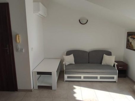 ID 1073 living room